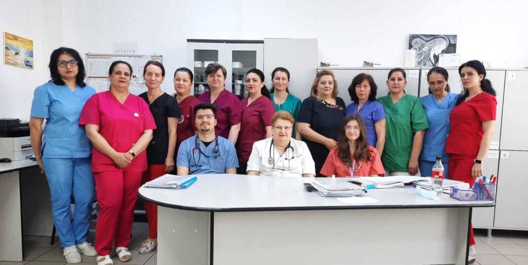 Doi medici tineri aproape de inimile buzoienilor Doi medici tineri aproape de inimile buzoienilor