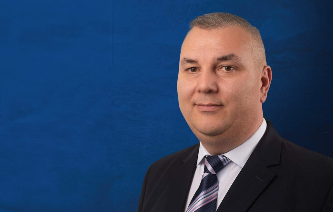 Puieşti | Oponent puternic pentru Rodica Bîrlă, în una din puţinele comune în care fondurile europene pe infrastructură sunt încă o necunoscută (P) Puieşti | Oponent puternic pentru Rodica Bîrlă, în una din puţinele comune în care fondurile europene pe infrastructură sunt încă o necunoscută (P)