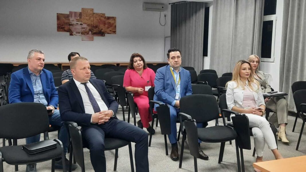 Reprezentanți de vârf ai Ambasadei Cehiei la București în vizită la Spitalul Județean de Urgență Buzău Reprezentanți de vârf ai Ambasadei Cehiei la București în vizită la Spitalul Județean de Urgență Buzău