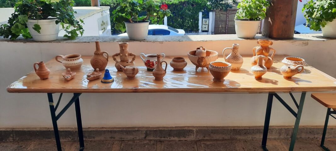 Atelier de modelaj în lut la Muzeul de Etnografie „Vergu-Mănăilă”: creativitate și tradiție în mijlocul comunității Atelier de modelaj în lut la Muzeul de Etnografie „Vergu-Mănăilă”: creativitate și tradiție în mijlocul comunității