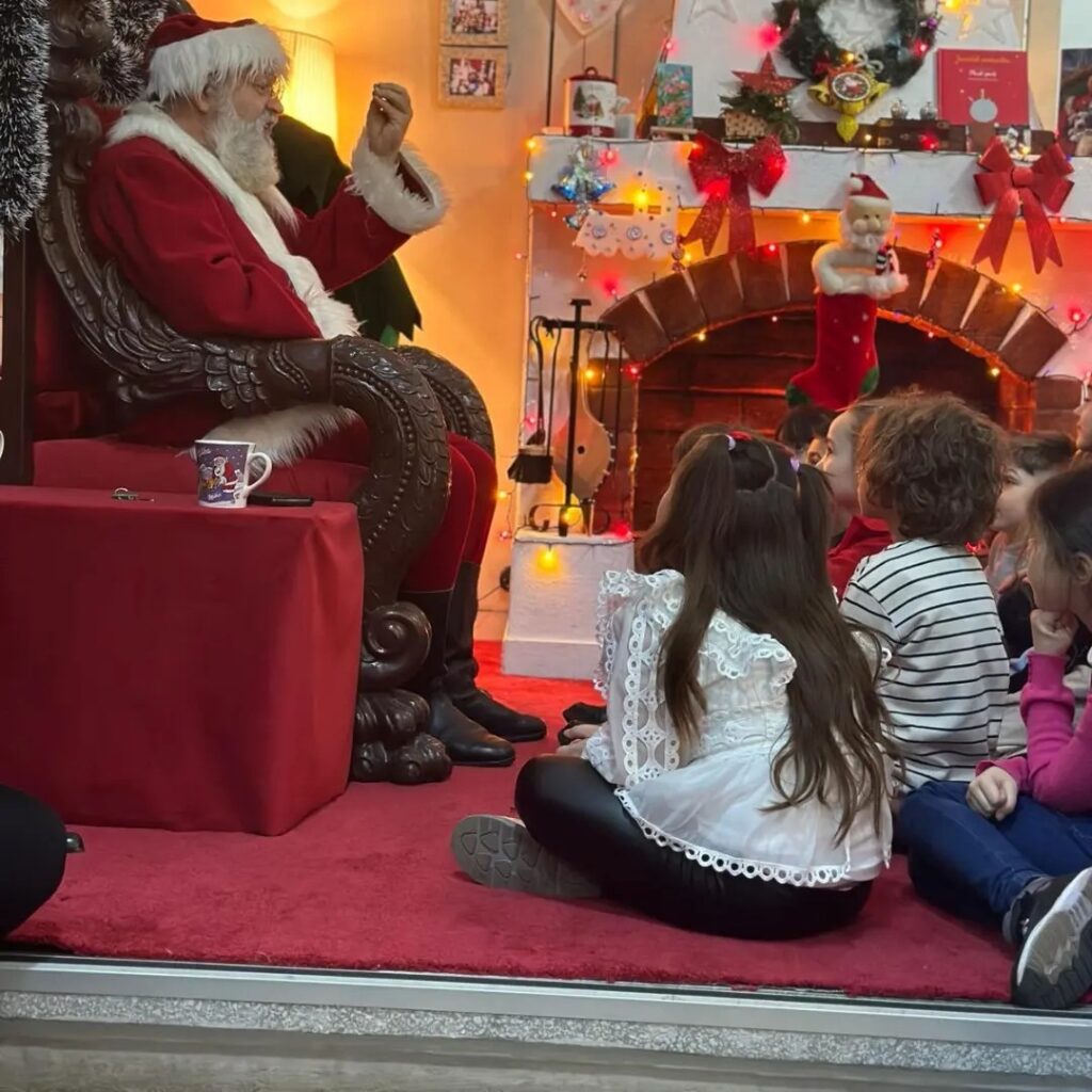 „Mic Dejun cu Moș Crăciun” aduce bucurie copiilor din Buzău pentru al 8-lea an consecutiv