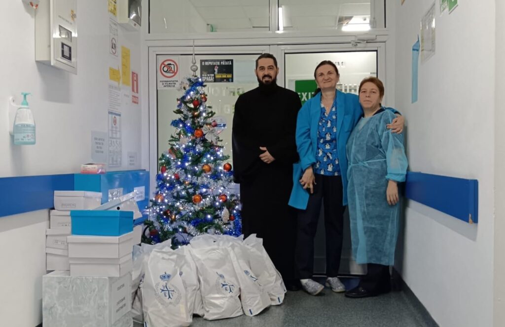 Moș Nicolae a trimis daruri pentru copiii internați în secțiile de pediatrie și chirurgie pediatrică