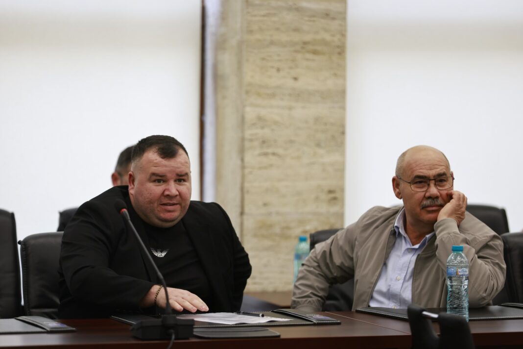 Întâlnire de lucru între primarii buzoieni și conducerea ANRE, găzduită de Consiliul Județean Buzău Întâlnire de lucru între primarii buzoieni și conducerea ANRE, găzduită de Consiliul Județean Buzău
