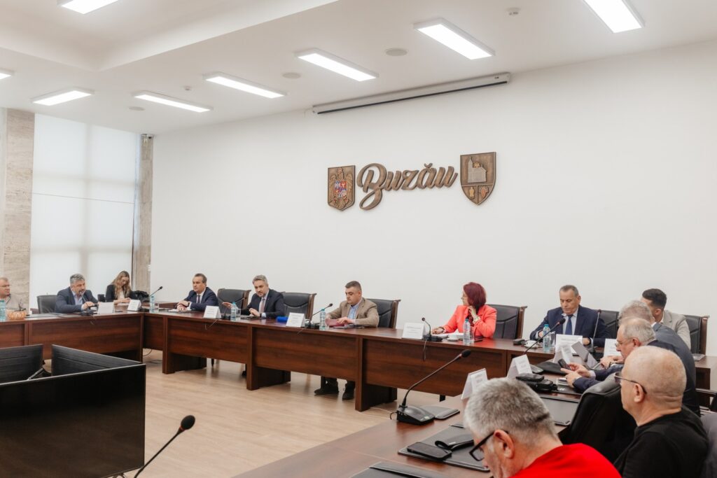 Întâlnire de lucru între primarii buzoieni și conducerea ANRE, găzduită de Consiliul Județean Buzău