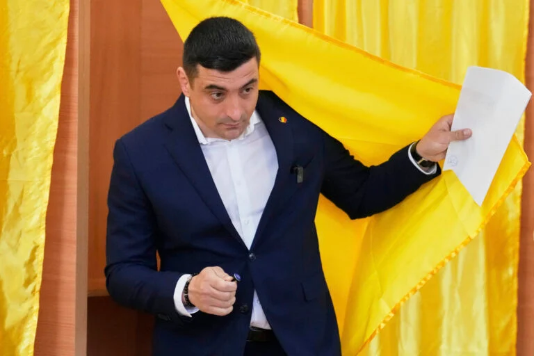 George Simion, câștigător detașat în județul Buzău la primul tur al alegerilor prezidențiale George Simion, câștigător detașat în județul Buzău la primul tur al alegerilor prezidențiale