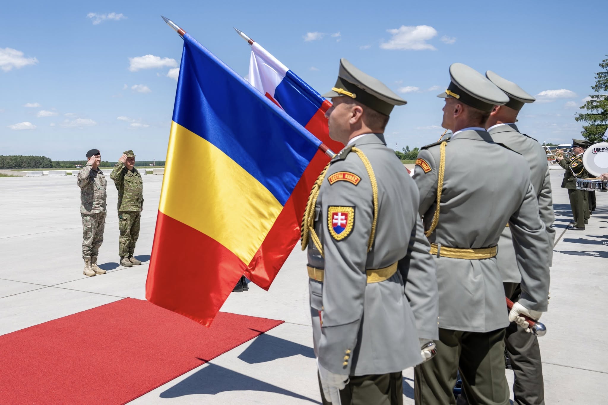 Ziua Eroilor, marcată cu ceremonii militare și religioase în Garnizoana Buzău