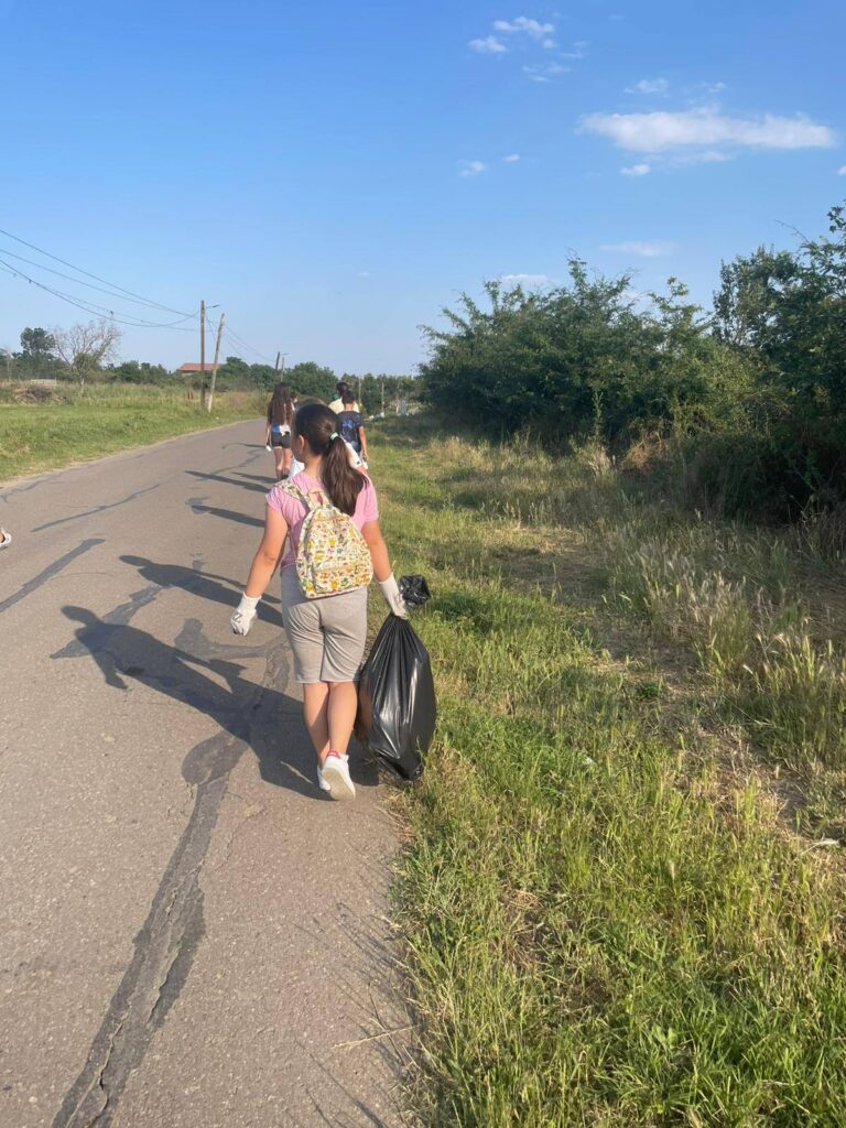 Educație pentru mediu și spirit civic: acțiune de ecologizare la Ulmeni cu sprijinul primarului Andrei Oprina