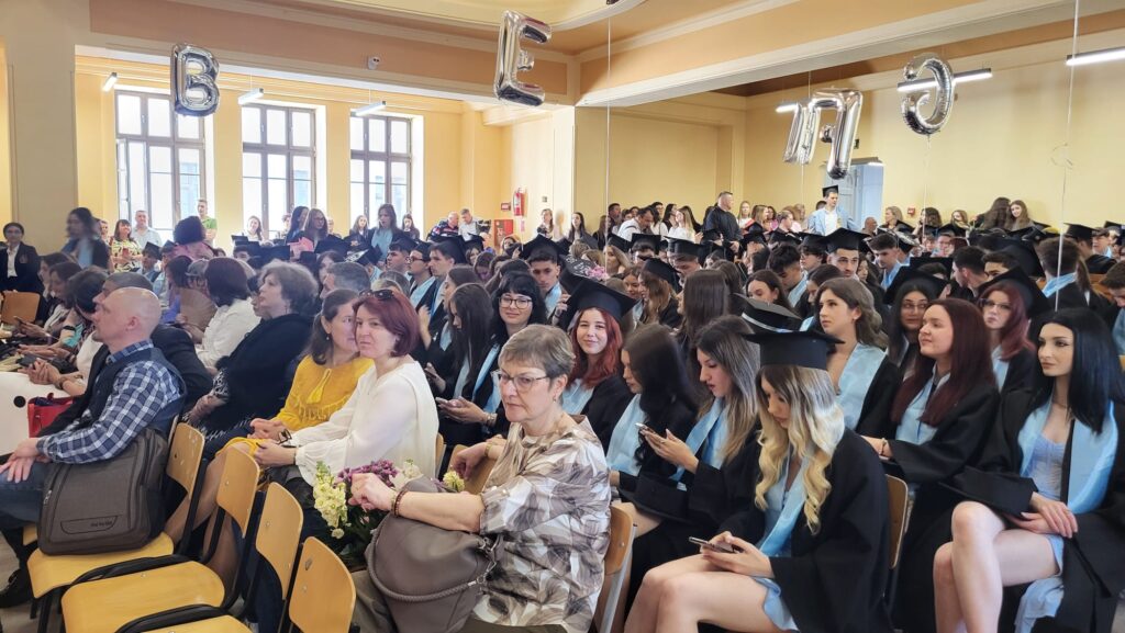 Festivitate emoționantă de absolvire la Colegiul Național Mihai Eminescu