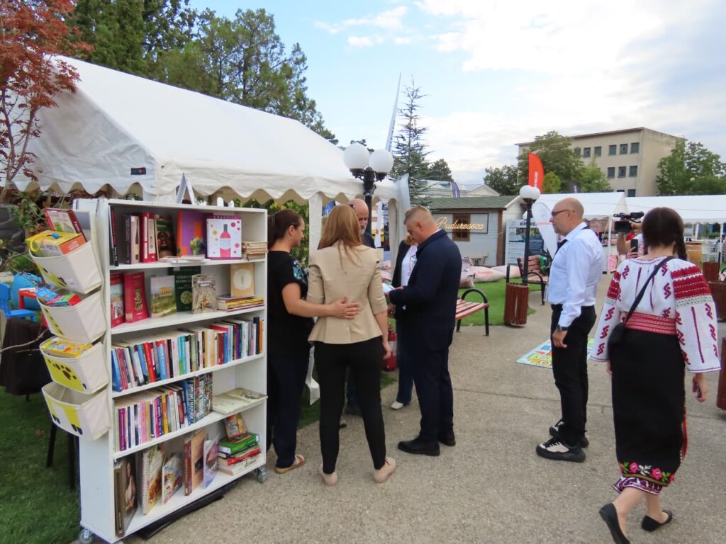 Biblioteca Județeană „Vasile Voiculescu” Buzău, ”degustare de carte” la Dealu Mare Wine & Food Festival