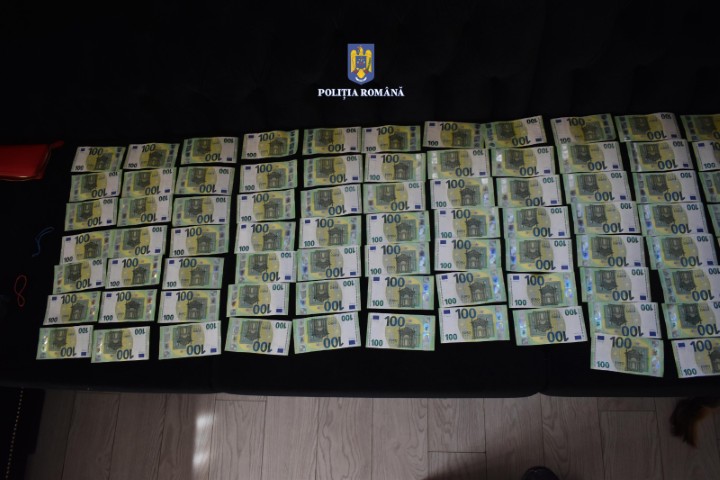 Proxenet din Buzău, prins în lux și bani murdari! Mașini de zeci de mii de euro, găsite la percheziții! Proxenet din Buzău, prins în lux și bani murdari! Mașini de zeci de mii de euro, găsite la percheziții!