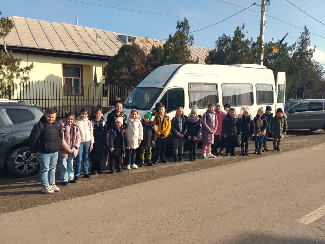 MuseumBus și Centrul Regional de Resurse pentru Tineret Buzău, în atenția Băncii Naționale a României MuseumBus și Centrul Regional de Resurse pentru Tineret Buzău, în atenția Băncii Naționale a României