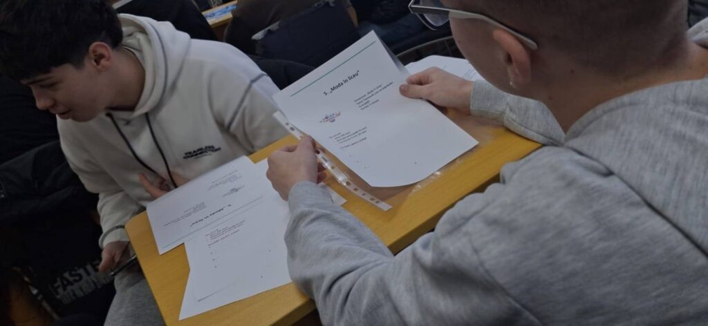 Teatrul „George Ciprian”, partener activ în educația tinerilor: Atelierul RadiON – Generația LIVE, experiență practică pentru elevii Liceului „Alexandru Ioan Cuza”