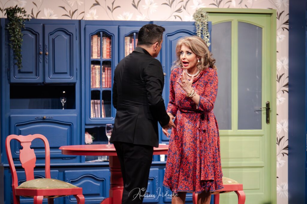 Teatrul „George Ciprian” prezintă comedia „Weekend de Adio” pe 8 decembrie