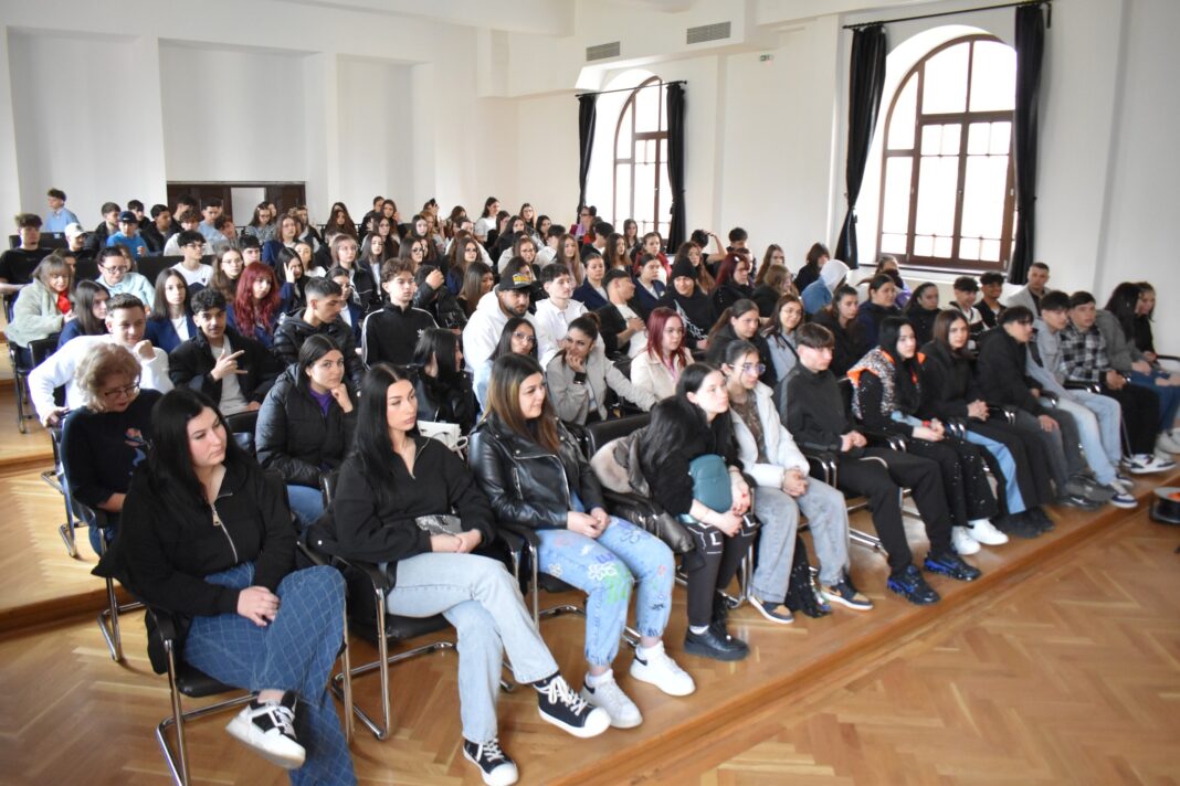 Atelier de educație financiară pentru tineri, organizat la Muzeul Județean Buzău în cadrul Global Money Week