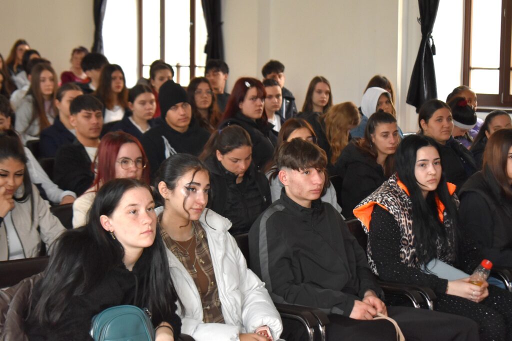 Atelier de educație financiară pentru tineri, organizat la Muzeul Județean Buzău în cadrul Global Money Week