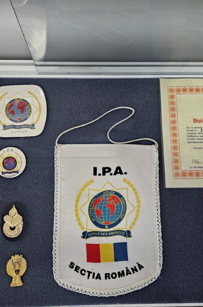 Expoziția Muzeului Poliției Române a ajuns la Buzău. Vizitatorii pot descoperi istoria și activitatea poliției la Centrul Muzeal „I. C. Brătianu”