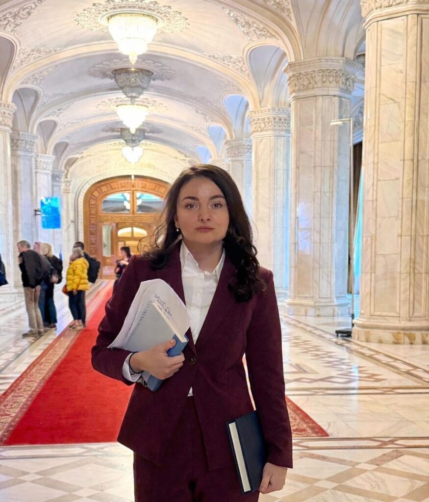 Oana Matache cere reducerea numărului de elevi în clase: „Cu 30 de elevi, timpul real pentru fiecare este sub 2 minute”