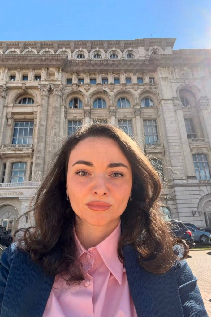 Oana Matache cere reducerea numărului de elevi în clase: „Cu 30 de elevi, timpul real pentru fiecare este sub 2 minute”