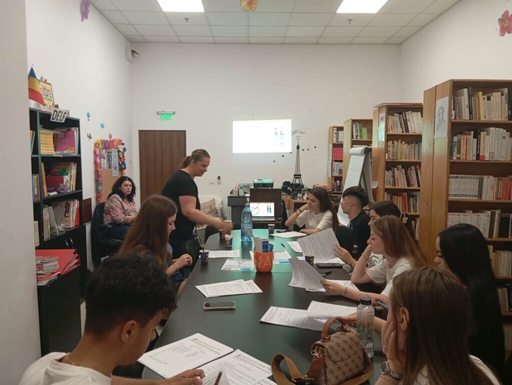 „3F – Fără Frică de Franceză”, ateliere pentru copii la Biblioteca Județeană „V. Voiculescu” Buzău
