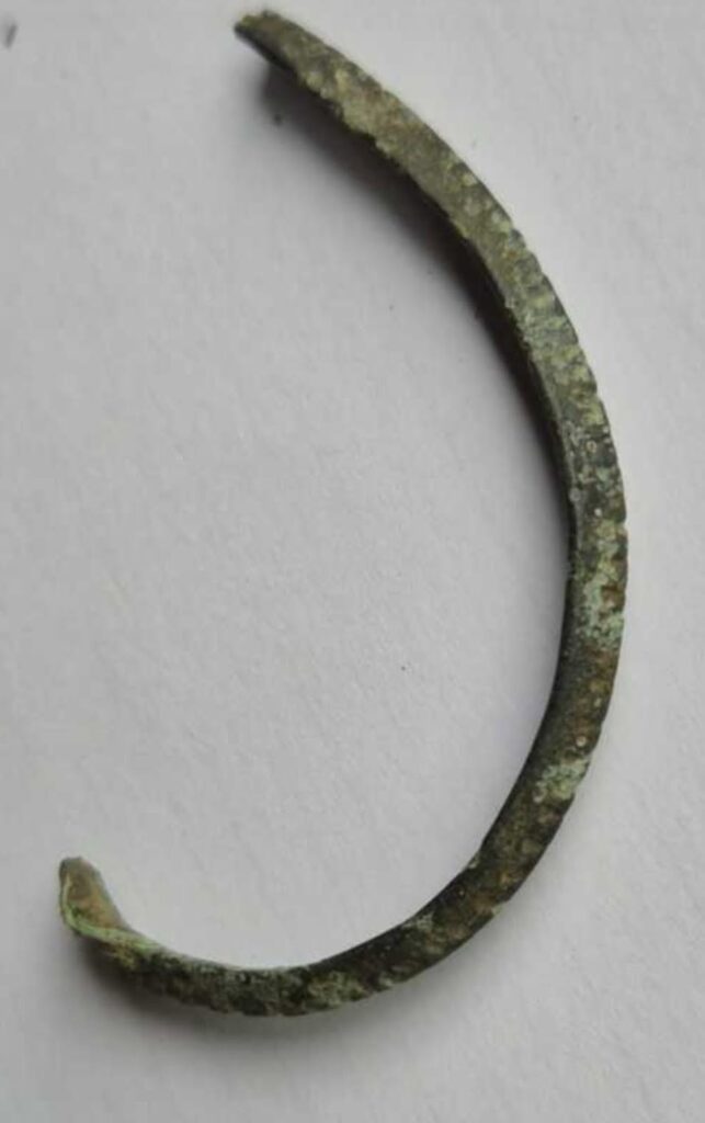 Descoperiri arheologice valoroase la Târcov – Piatra cu Lilieci. Artefacte vechi de aproximativ 2.000 de ani, scoase la lumină de cercetătorii buzoieni