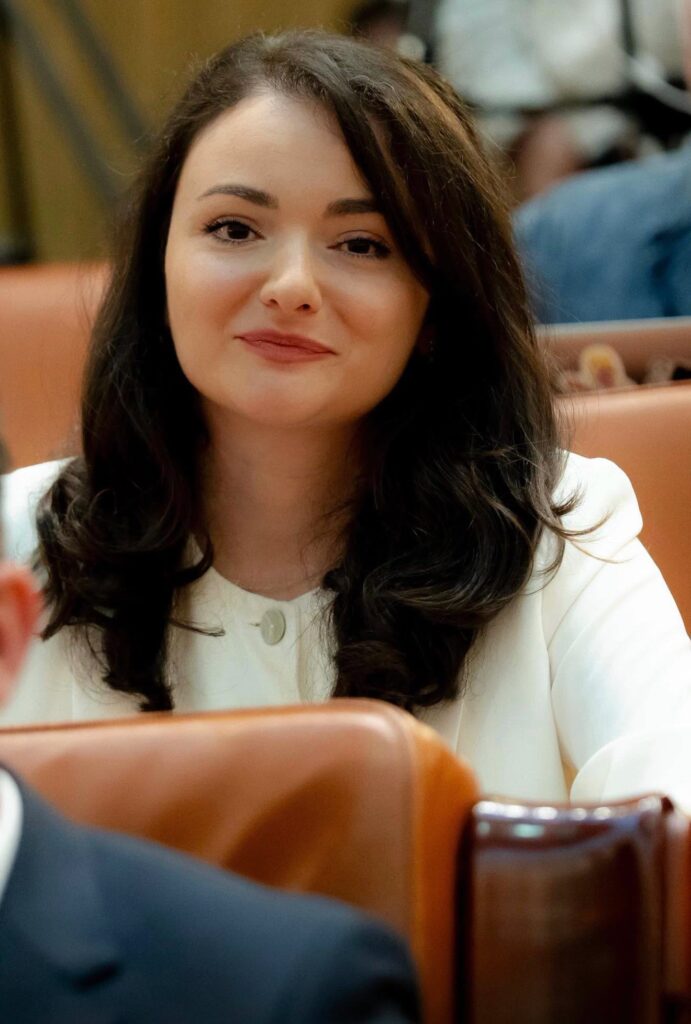 Oana Matache: ”Locuințele accesibile pentru tineri trebuie tratate ca o politică de sprijin pentru natalitate”