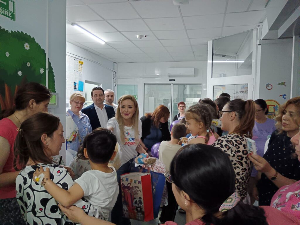 Zâmbete și surprize pentru micii pacienți ai Spitalului Județean Buzău, de Ziua Copilului