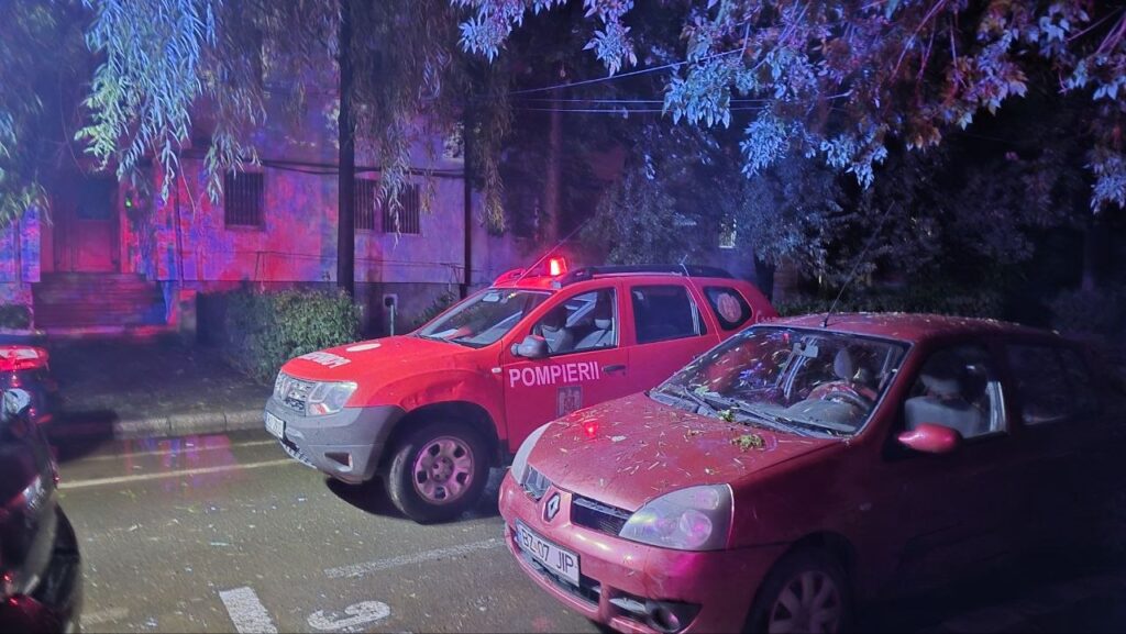 Peste 80 de copaci doborâți de vremea rea în județul Buzău. Aproape 490 de apeluri la 112, gestionate de ISU Buzău