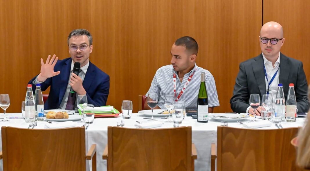 Andi Cristea: Industria auto europeană este un atu strategic pe care Europa trebuie să îl apere Andi Cristea: Industria auto europeană este un atu strategic pe care Europa trebuie să îl apere