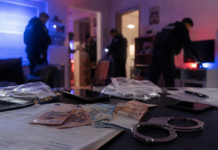 VIDEO & FOTO | 600.000 DE EURO DIN PROSTITUȚIE? TÂNĂR DE 23 DE ANI DIN VADU PAȘII, ARESTAT ÎNTR-UN DOSAR DE PROXENETISM