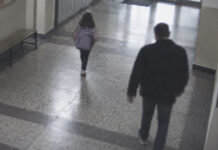 Siguranța copiilor, doar pe hârtie? Un necunoscut a abordat o elevă de 8 ani în Școala 15 din Buzău, poliția nu l-a identificat nici după 2 săptămâni