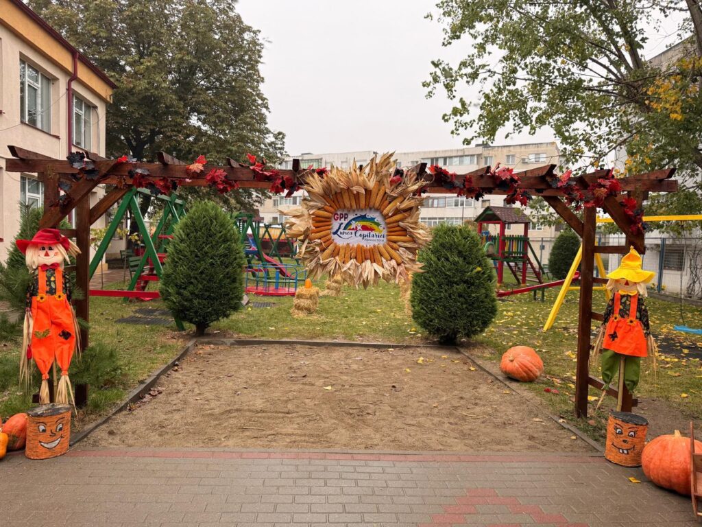 Ziua Recoltei, sărbătorită cu bucurie la Grădinița „Lumea Copilăriei” din Râmnicu Sărat